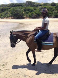Praktika_Afrika_helfen_horse_riding