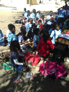kululeku_School_outside_Vilanculos2