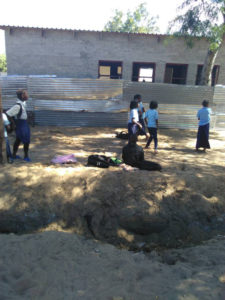 kululeku_School_outside_Vilanculos3