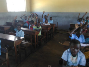 kululeku_School_outside_Vilanculos_02