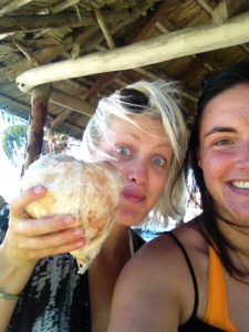 kululeku_Vilanculos_Volunteer_coconut