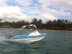 kululeku_Volunteer_Africa_Bazaruto_2_Engine_boat