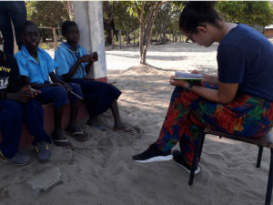 Volunteering_Mozambique_kululeku_teaching