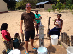 kululeku_volunteering_Africa_Mozambique_well1