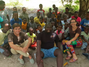 volunteer_Afrika_kululeku_social_work_abroad_teaching_community