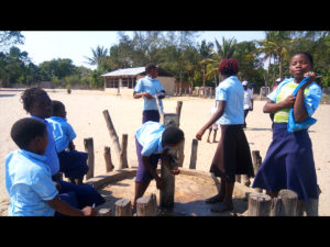 volunteering_Africa_Mozambique_kululeku_achievements_fixing_well
