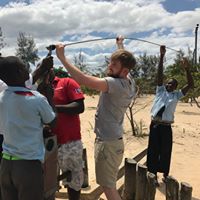 volunteers_Africa_Mozambique_Vilanculos_donations_fountain