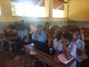 work_abroad_volunteer_Africa_Afrika_Vilankulo_teach_IT2