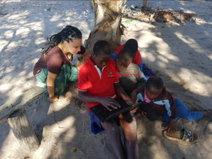Freiwilligenarbeit_in_Afrika_kululeku_IT_lessons